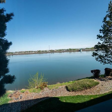 Clover Island Inn Kennewick Exteriör bild