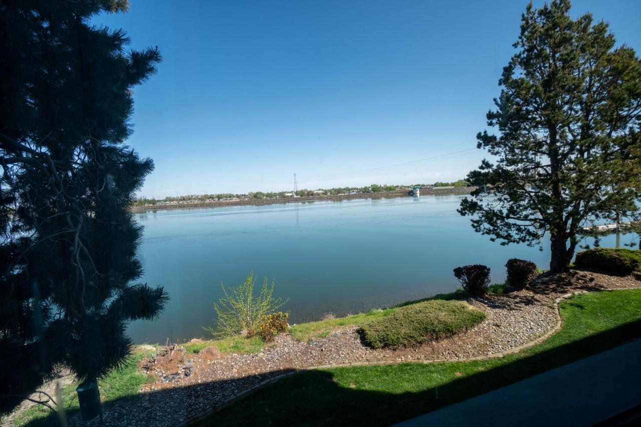 Clover Island Inn Kennewick Exteriör bild