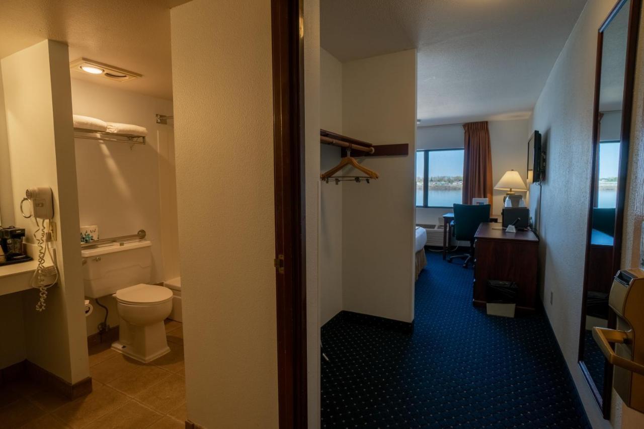 Clover Island Inn Kennewick Exteriör bild