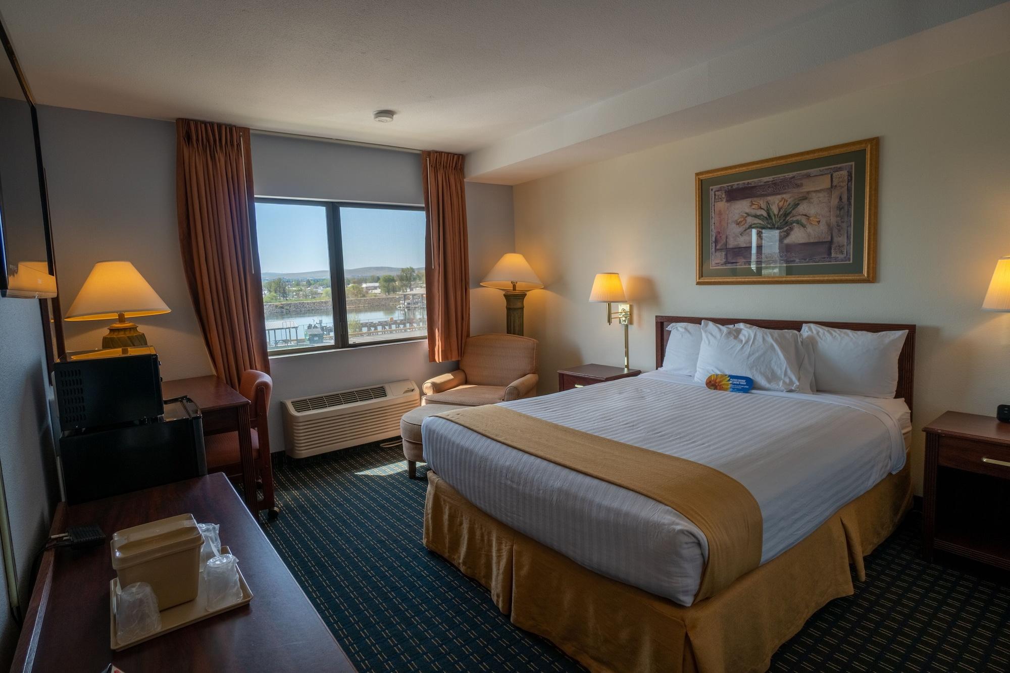Clover Island Inn Kennewick Exteriör bild