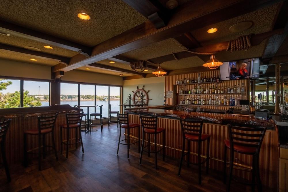 Clover Island Inn Kennewick Exteriör bild